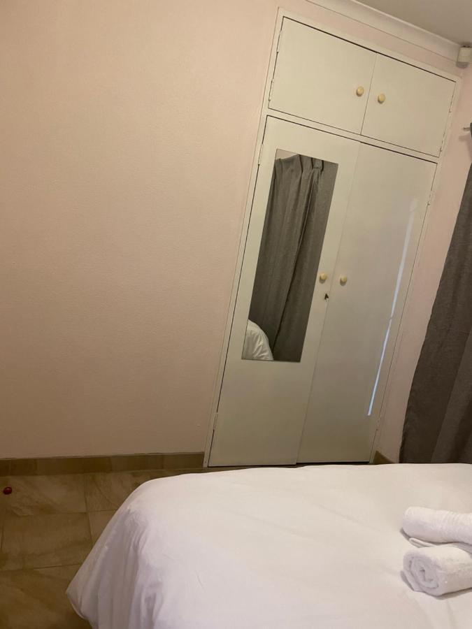 Host Hub Guest House Kempton Park Luaran gambar