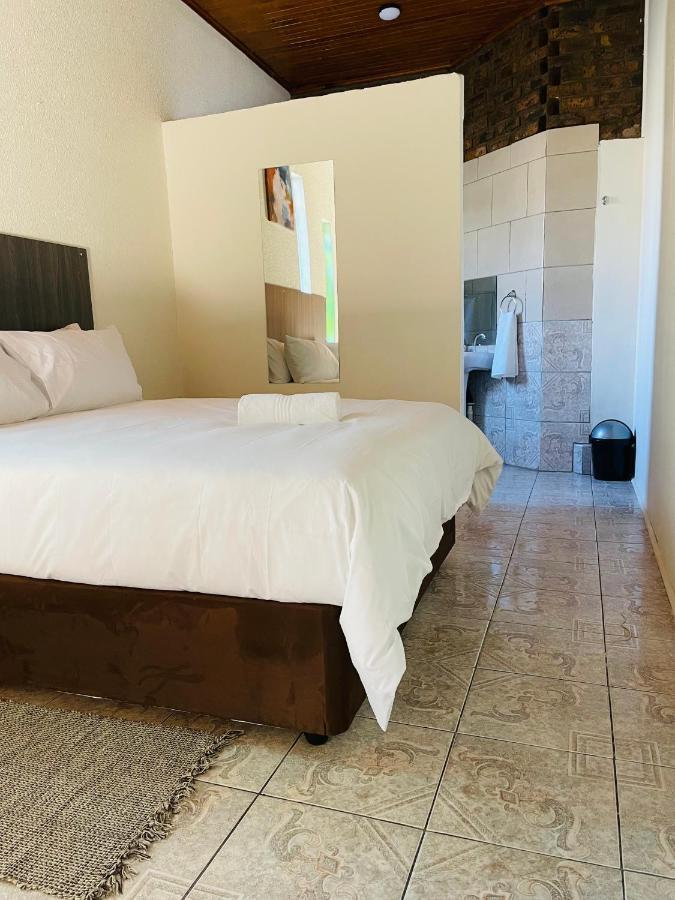 Host Hub Guest House Kempton Park Luaran gambar