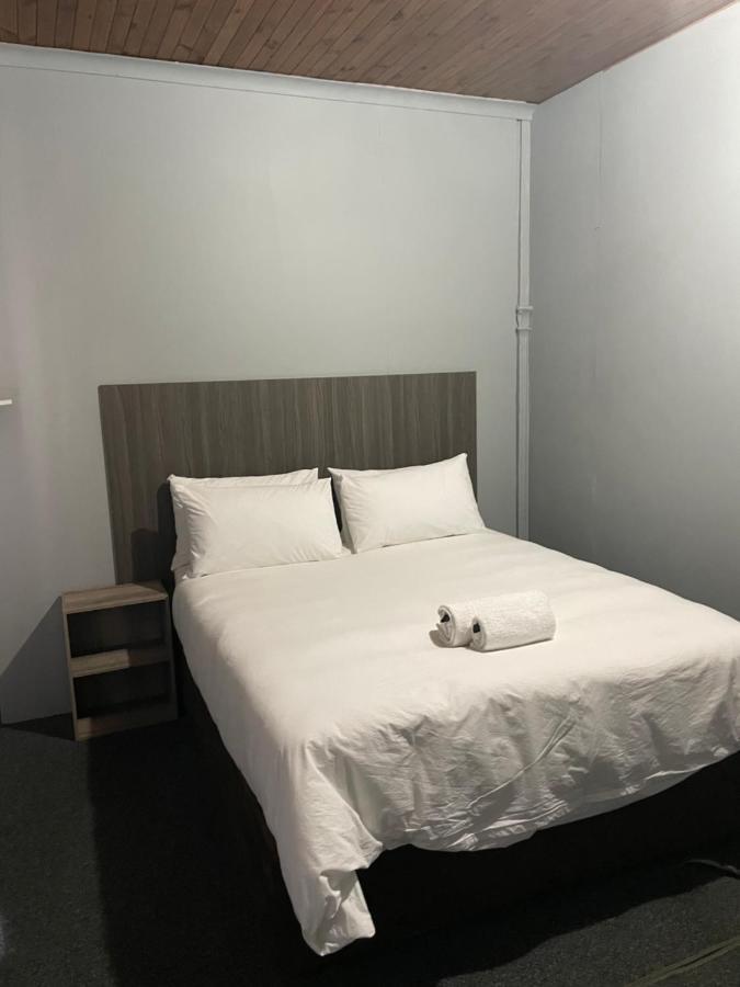 Host Hub Guest House Kempton Park Luaran gambar