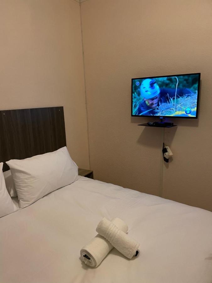 Host Hub Guest House Kempton Park Luaran gambar