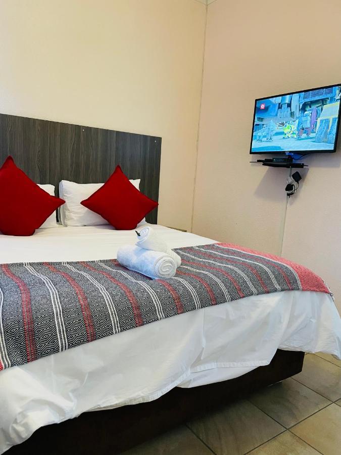 Host Hub Guest House Kempton Park Luaran gambar