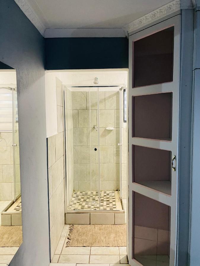 Host Hub Guest House Kempton Park Luaran gambar